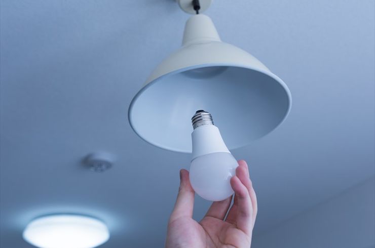 照明交換取り付け